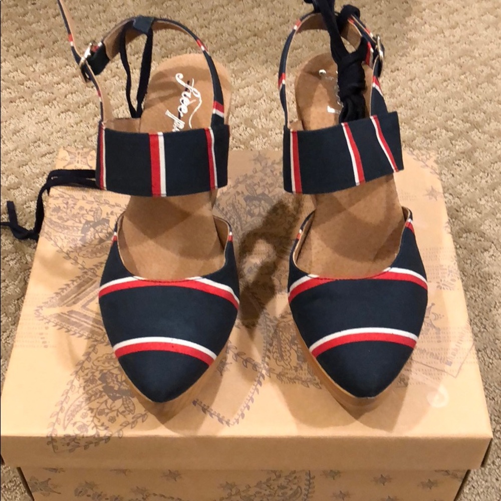 Free People Clogs